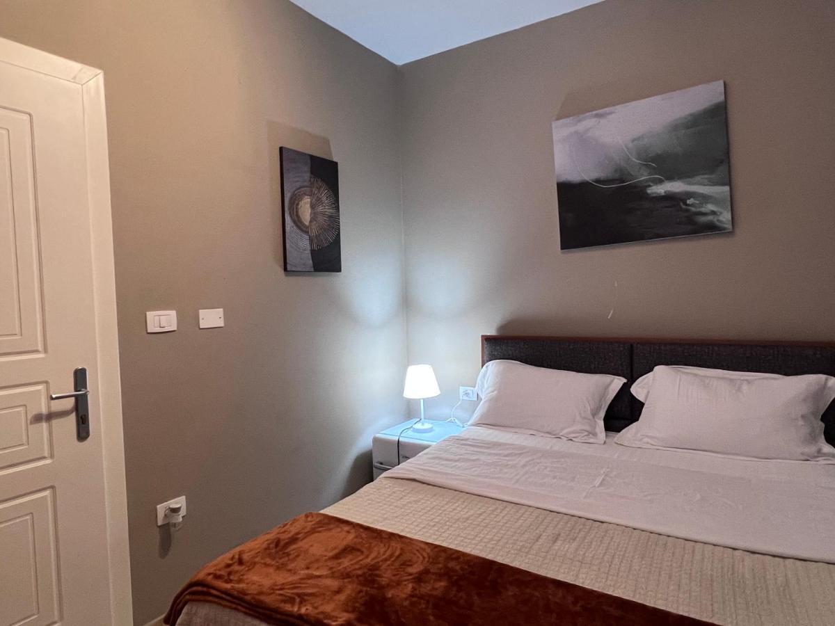 Bobi Hotel Shkoder Luaran gambar