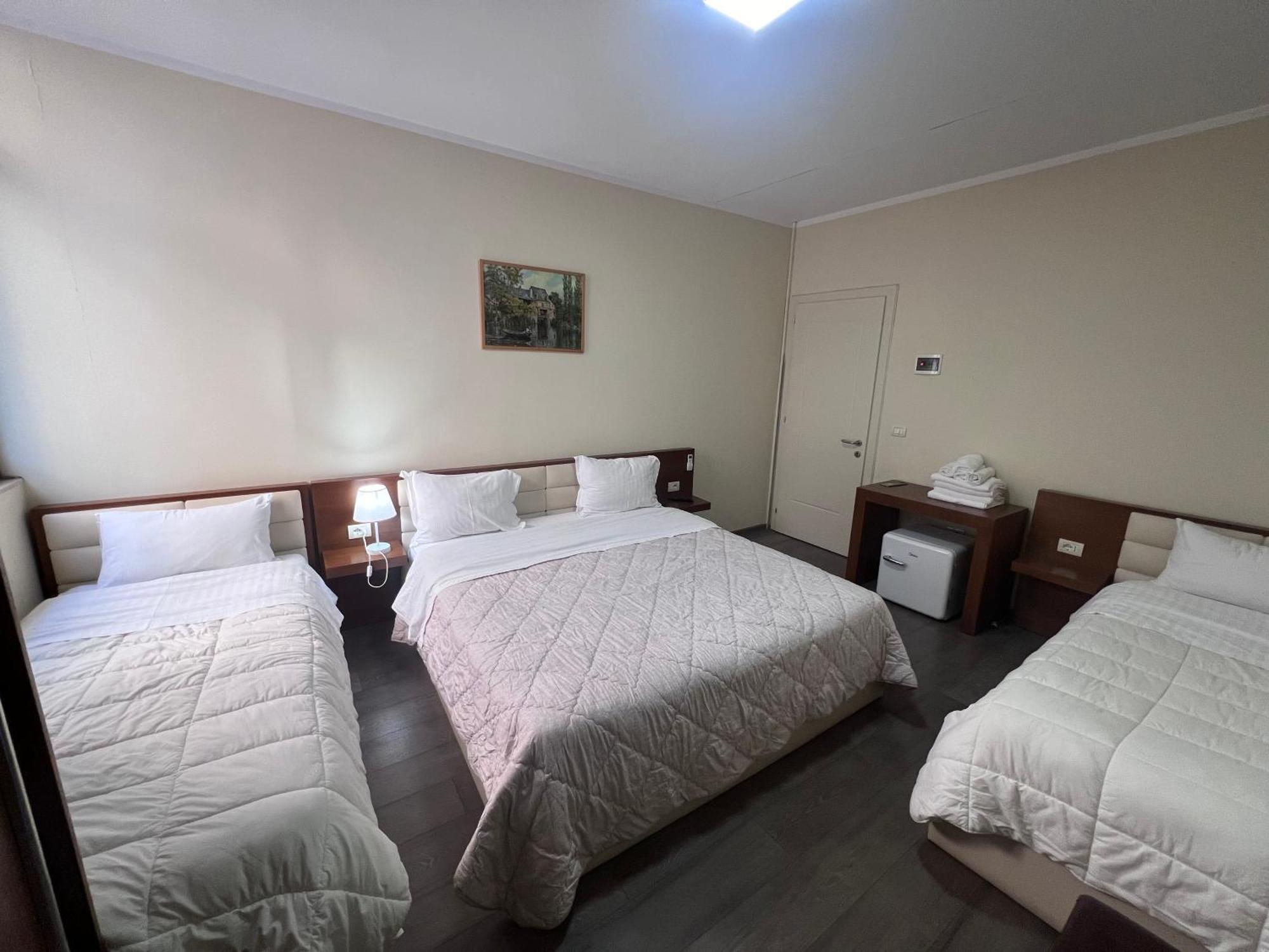Bobi Hotel Shkoder Luaran gambar
