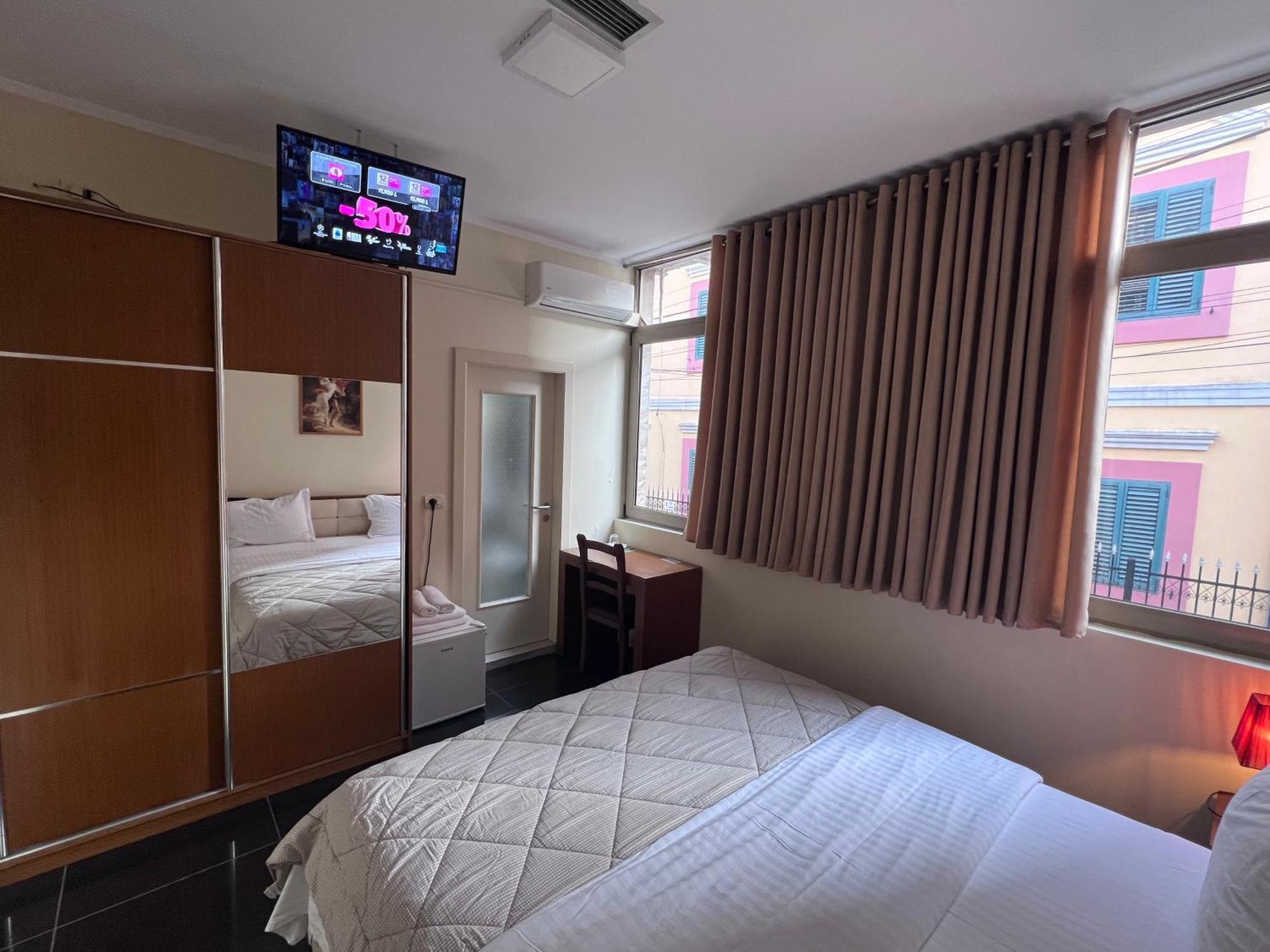 Bobi Hotel Shkoder Luaran gambar