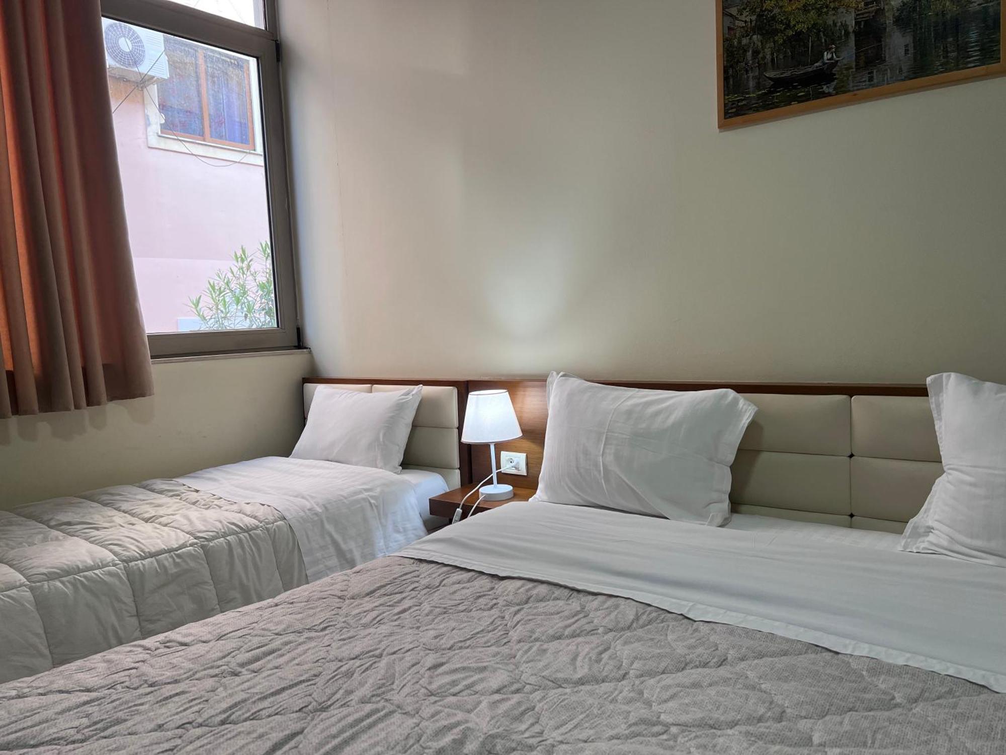 Bobi Hotel Shkoder Luaran gambar