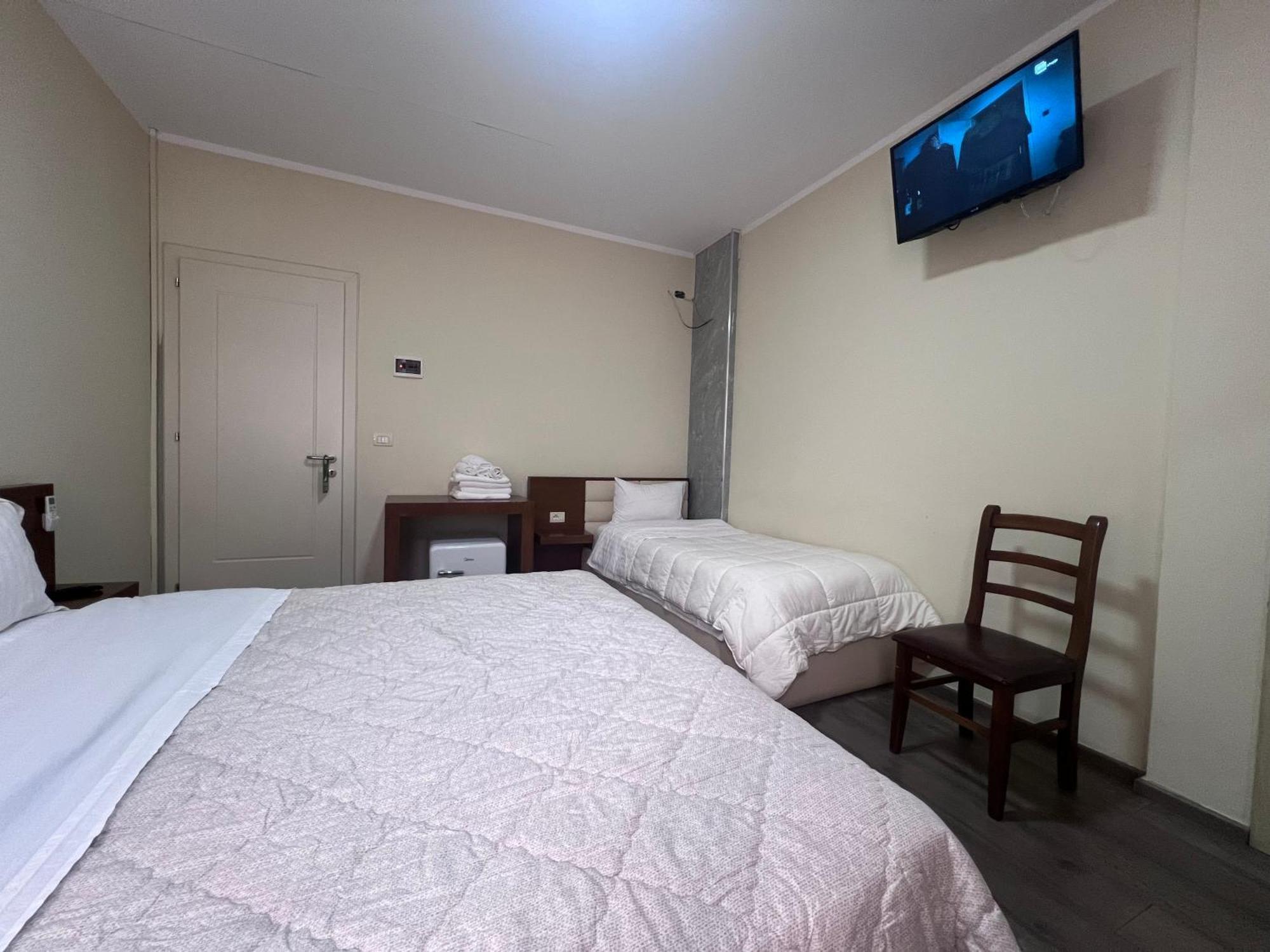 Bobi Hotel Shkoder Luaran gambar